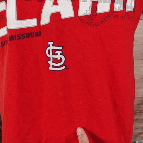 ST LOUIS CARDINALS 700 CLARK ST BUSCH STADIUM MAJESTIC RED T-SHIRT SIZE L **READ - Picture 6 of 8